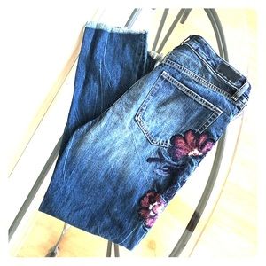 Abercrombie & Fitch distressed/embroidered jeans